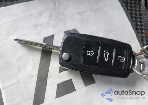 2014 Volkswagen Golf 2.5L z USA, uszkodzony, nr VIN WVWDB7AJ1EW002551